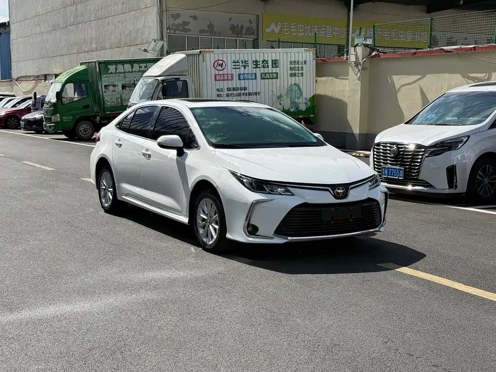 Toyota Corolla — фото 3