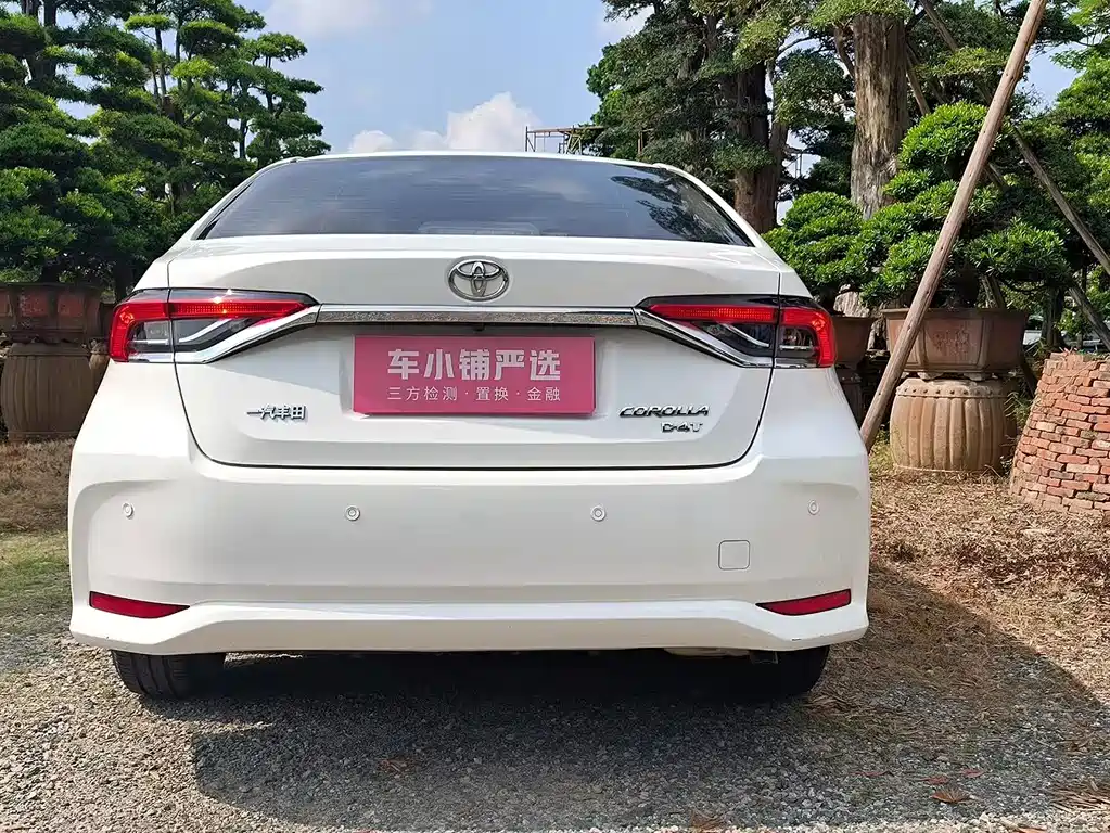 Toyota Corolla — фото 15