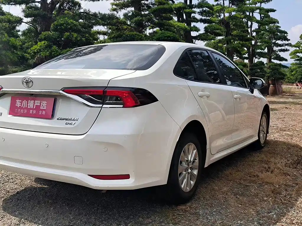 Toyota Corolla — фото 16