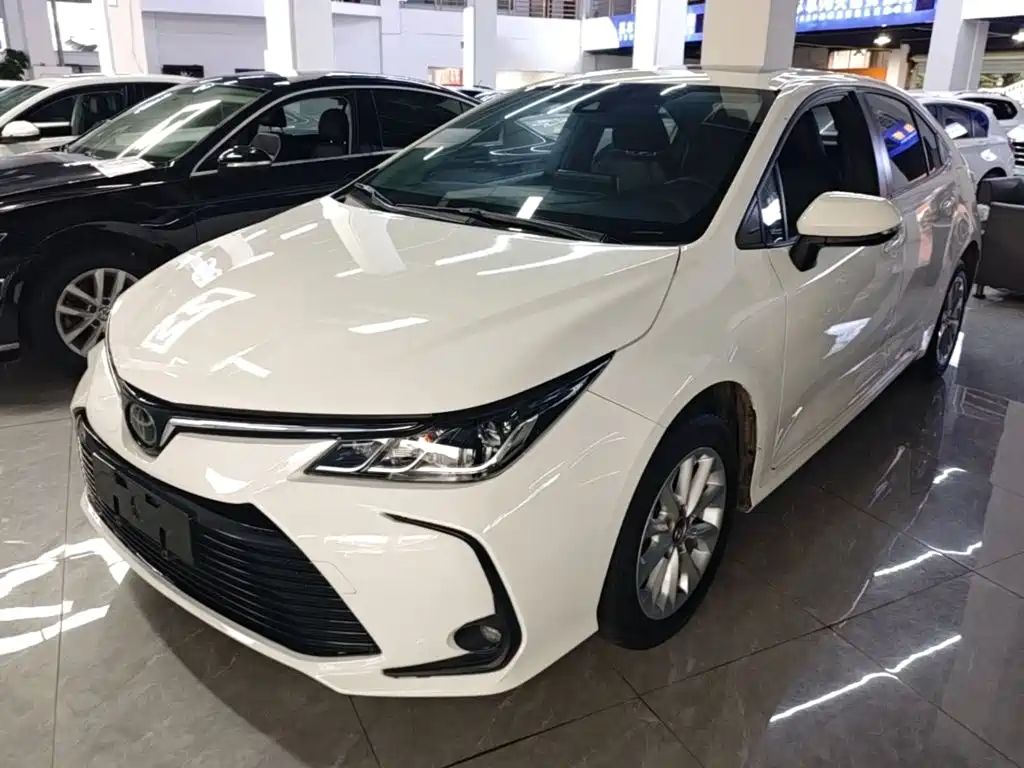 Toyota Corolla — фото 2