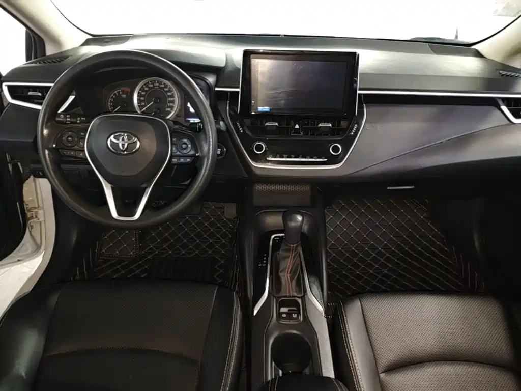 Toyota Corolla — фото 10