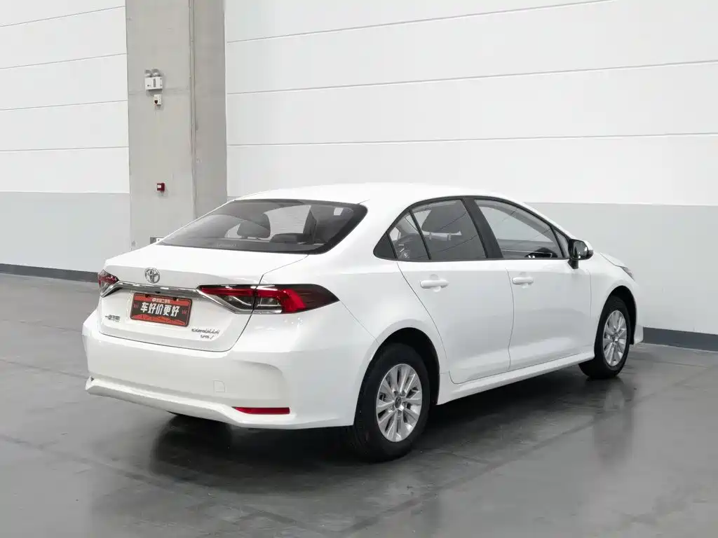 Toyota Corolla — фото 2
