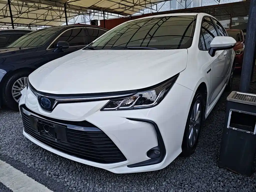 Toyota Corolla — фото 2