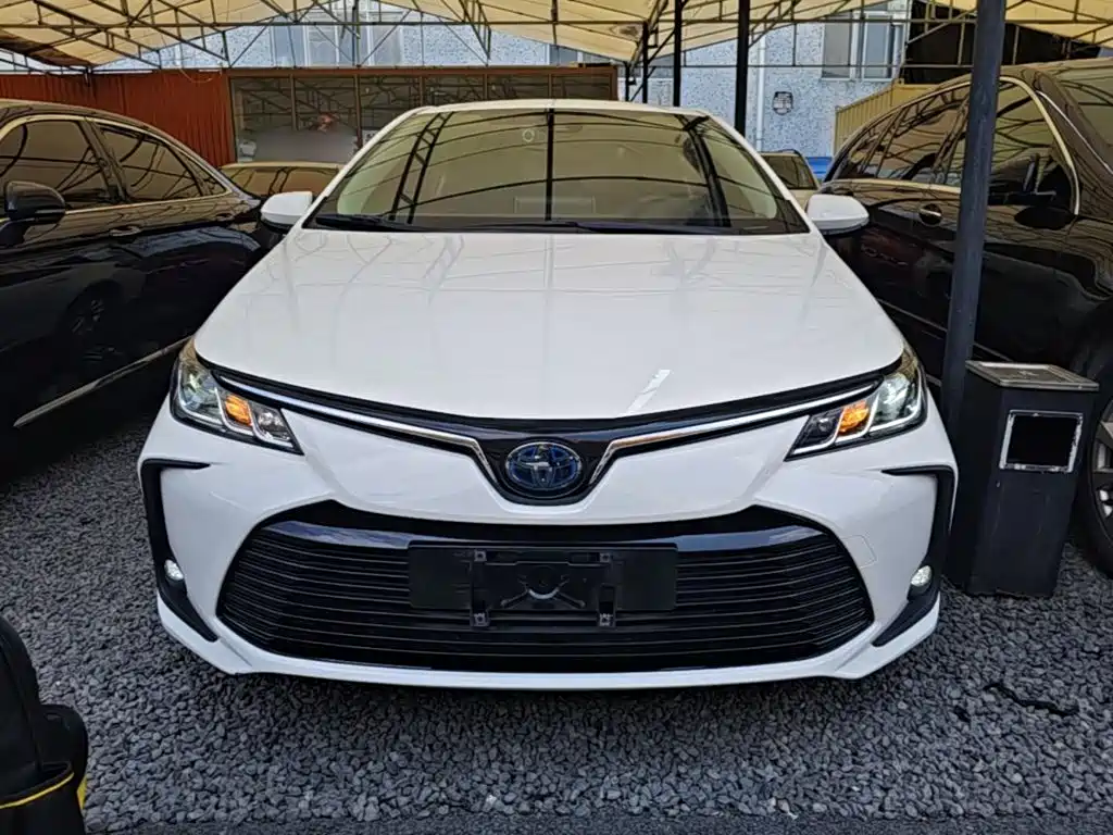 Toyota Corolla — фото 3
