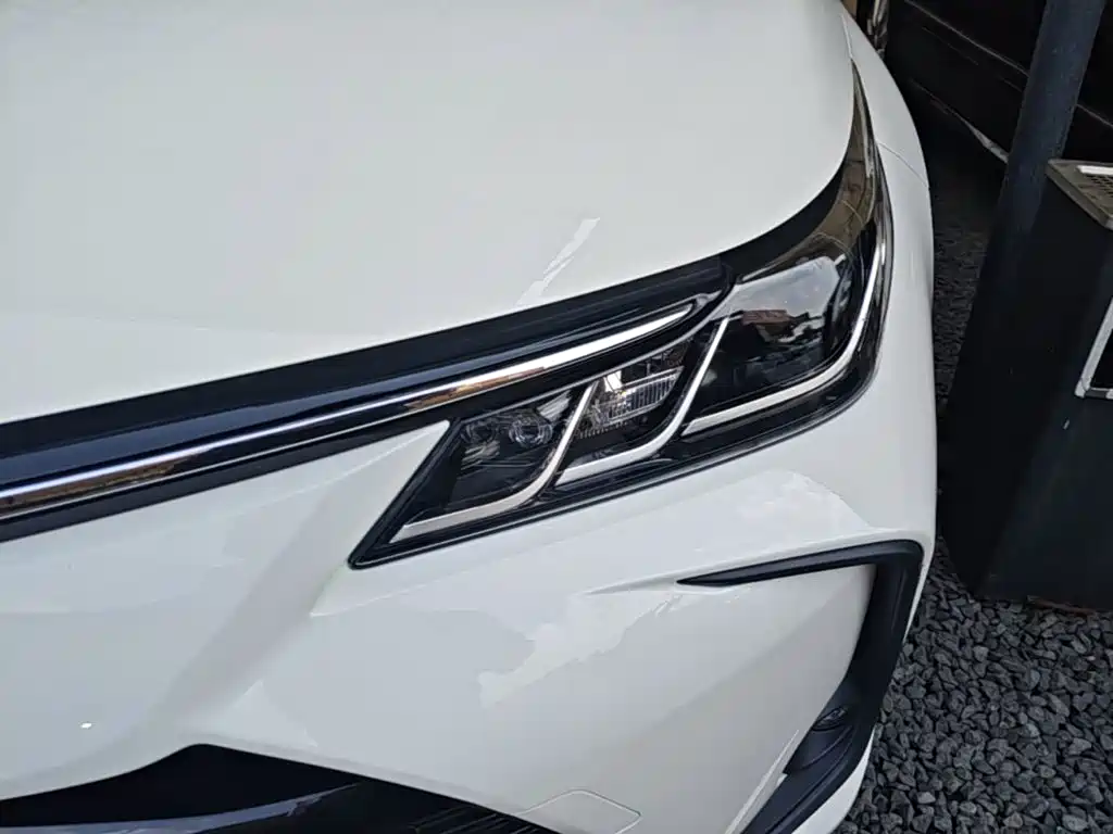Toyota Corolla — фото 24