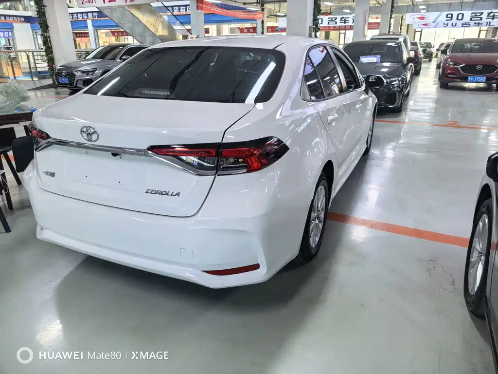 Toyota Corolla — фото 4