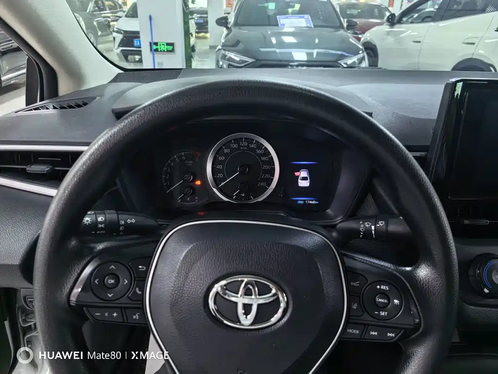 Toyota Corolla — фото 10