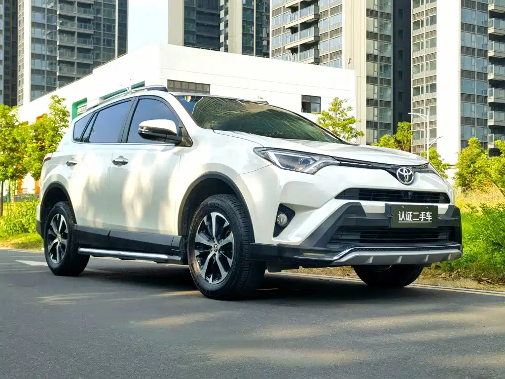 Toyota RAV4 — фото 3