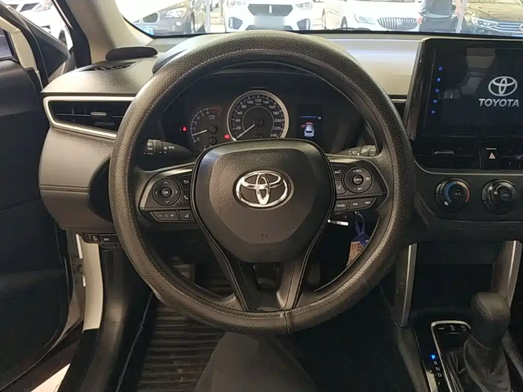 Toyota Corolla Cross — фото 11