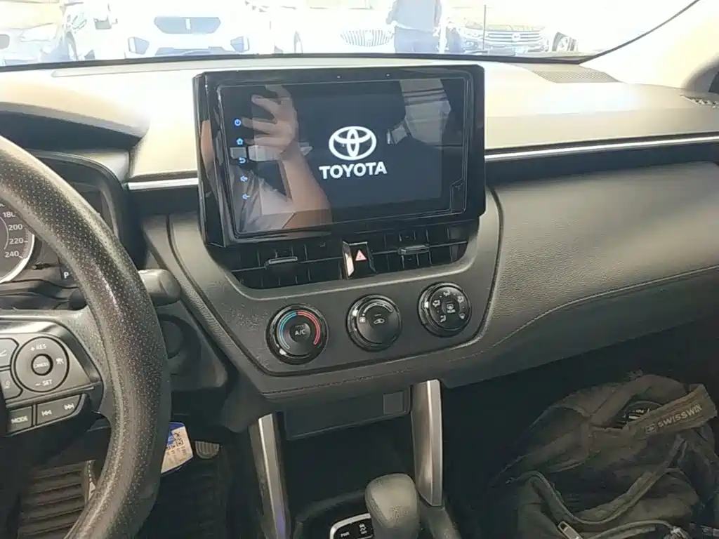 Toyota Corolla Cross — фото 13