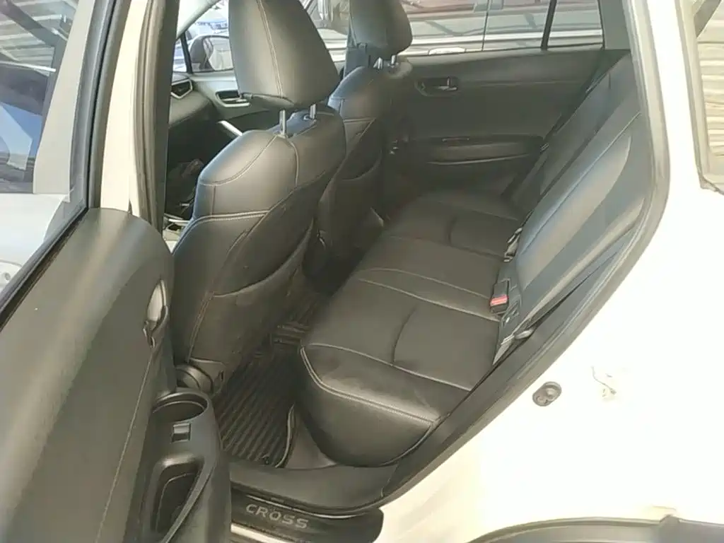 Toyota Corolla Cross — фото 17