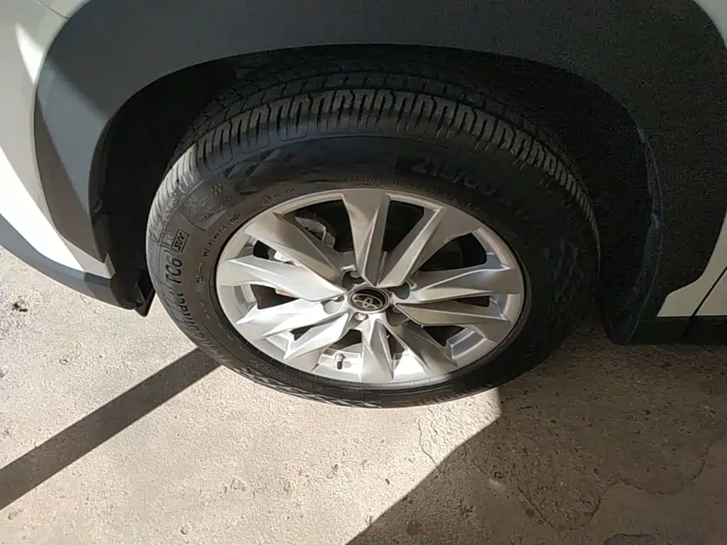 Toyota Corolla Cross — фото 23