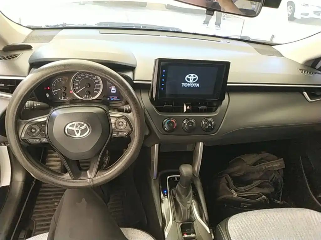 Toyota Corolla Cross — фото 10