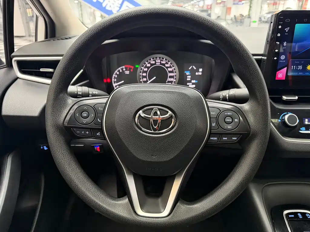 Toyota Corolla — фото 15