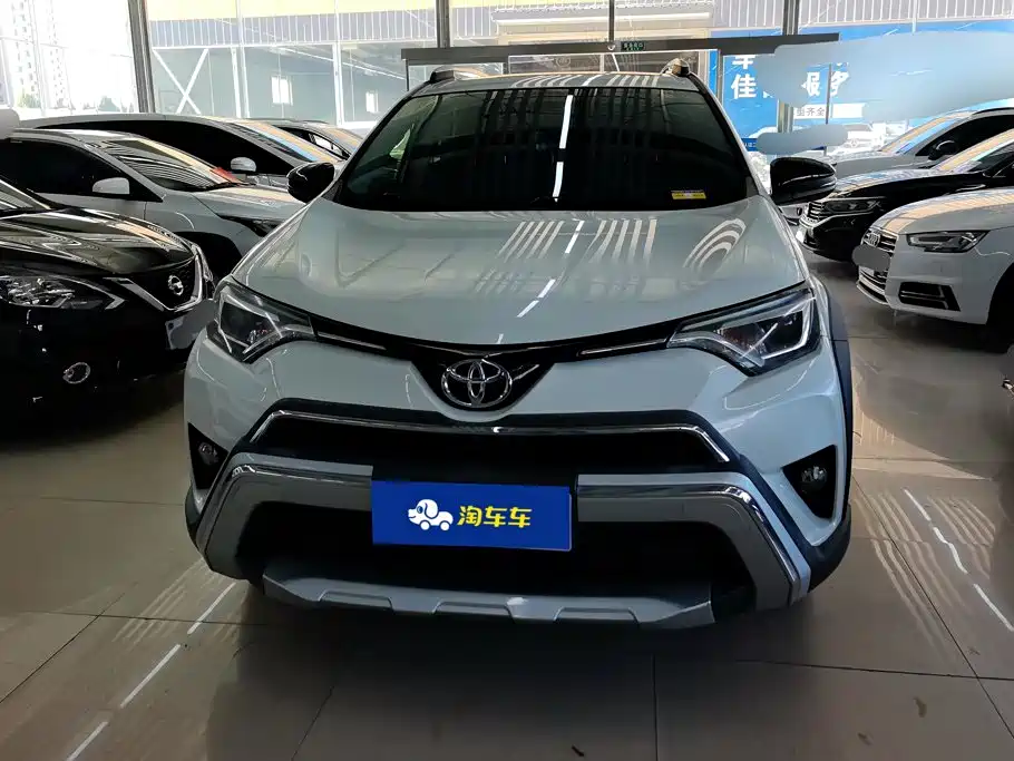 Toyota RAV4 — фото 2
