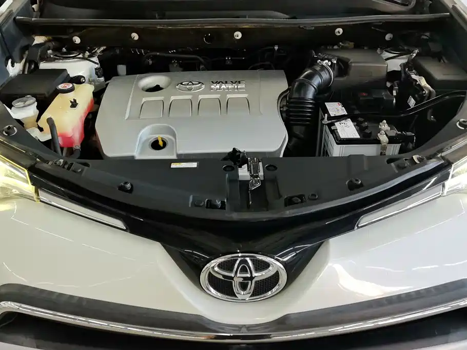 Toyota RAV4 — фото 10