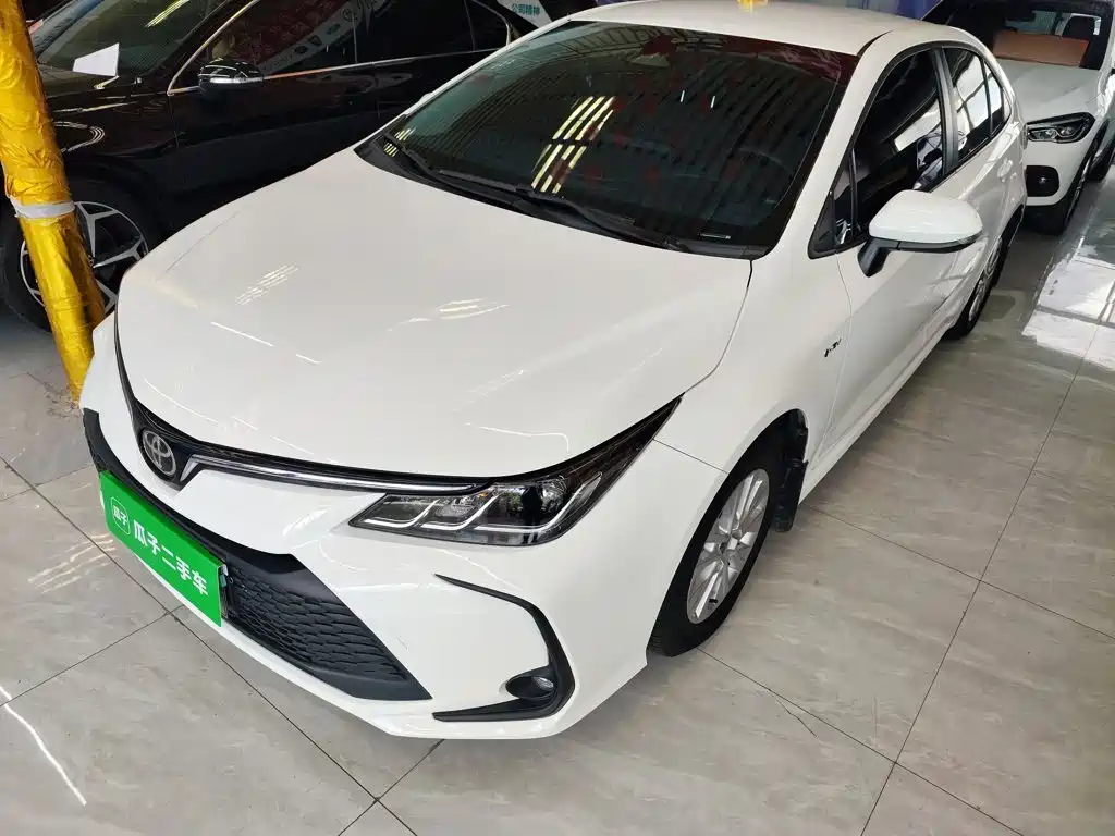 Toyota Corolla — фото 1