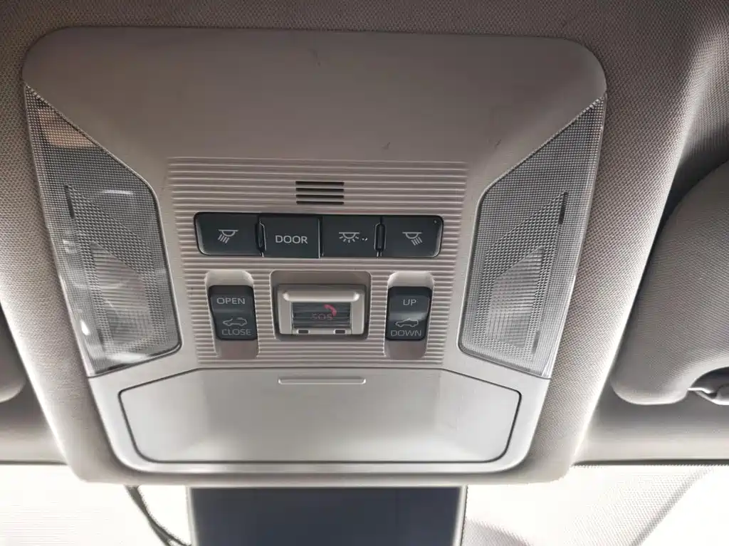 Toyota RAV4 — фото 22