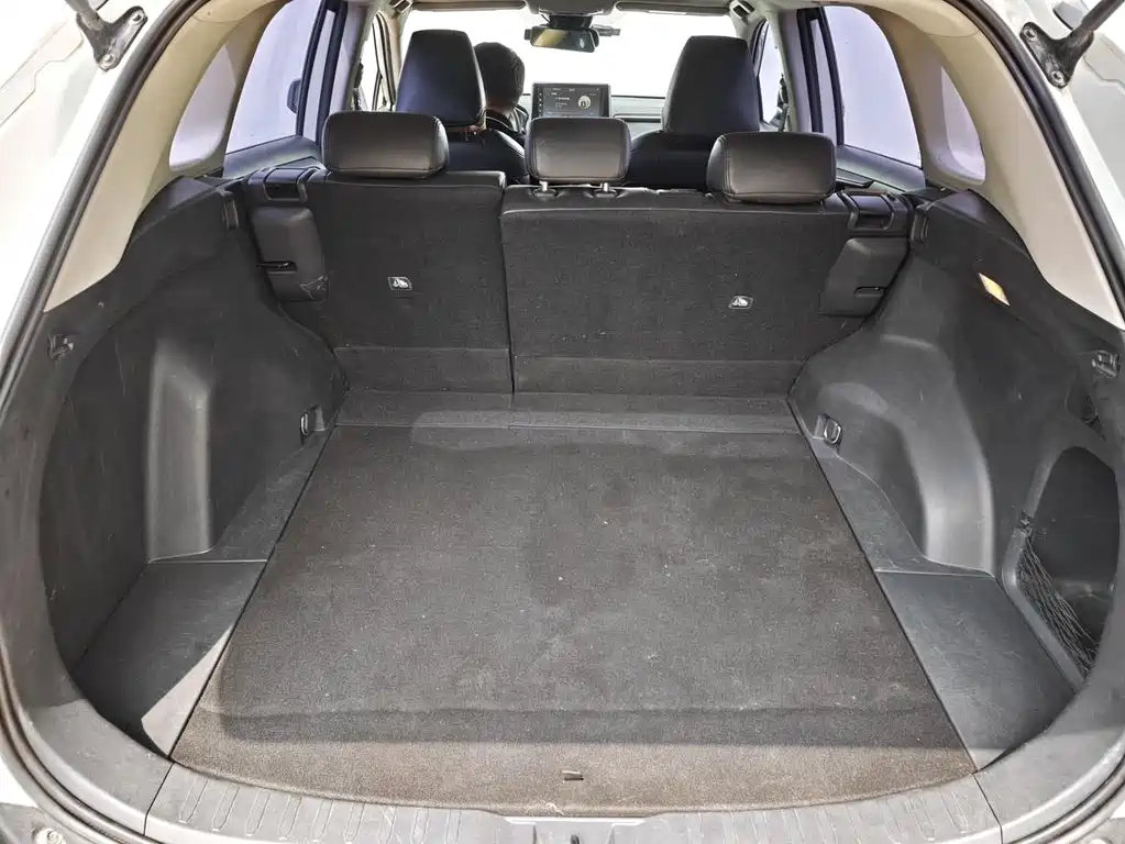 Toyota RAV4 — фото 9