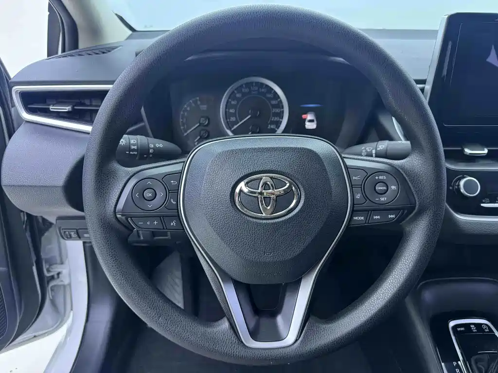 Toyota Corolla — фото 11