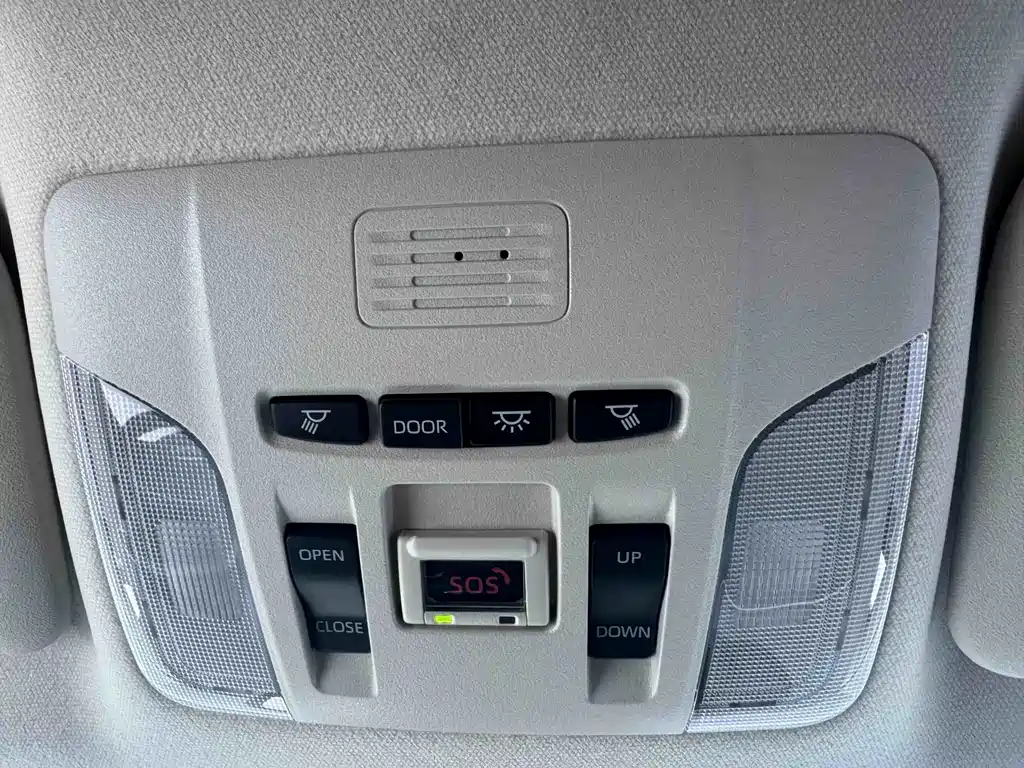 Toyota Corolla — фото 18