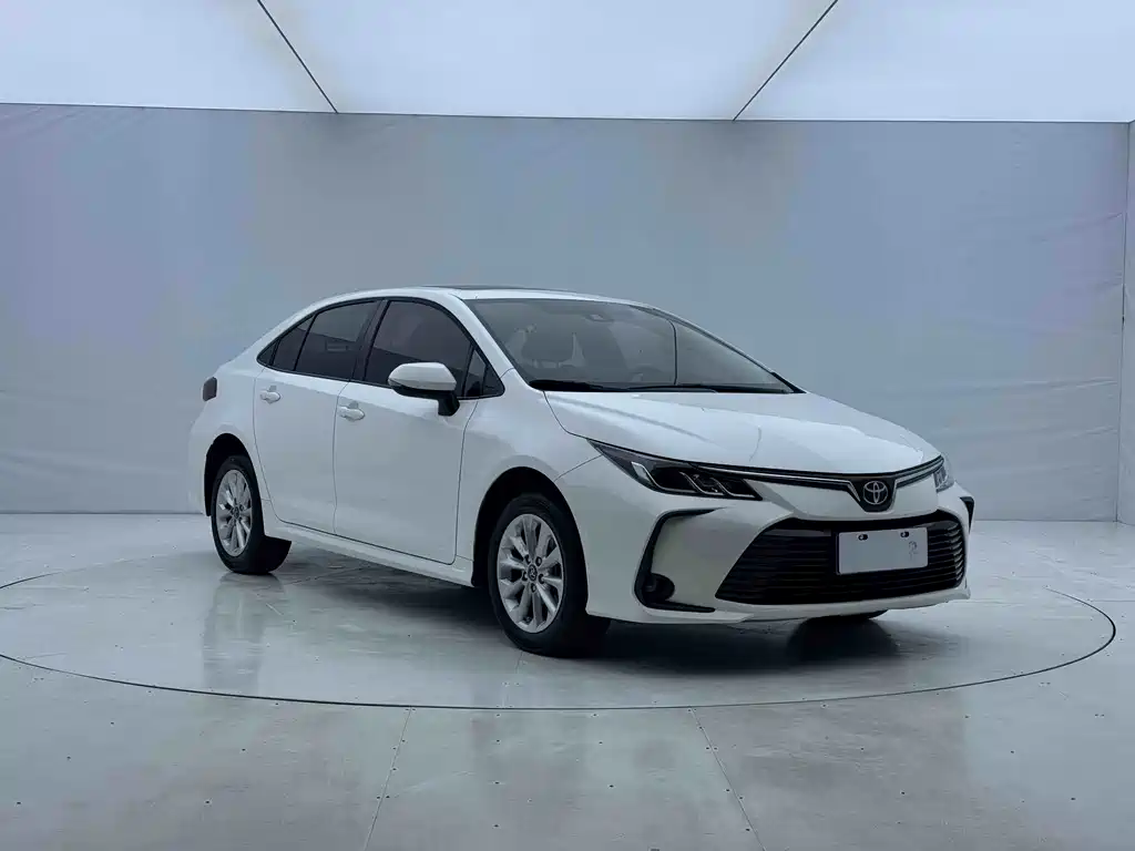 Toyota Corolla — фото 3