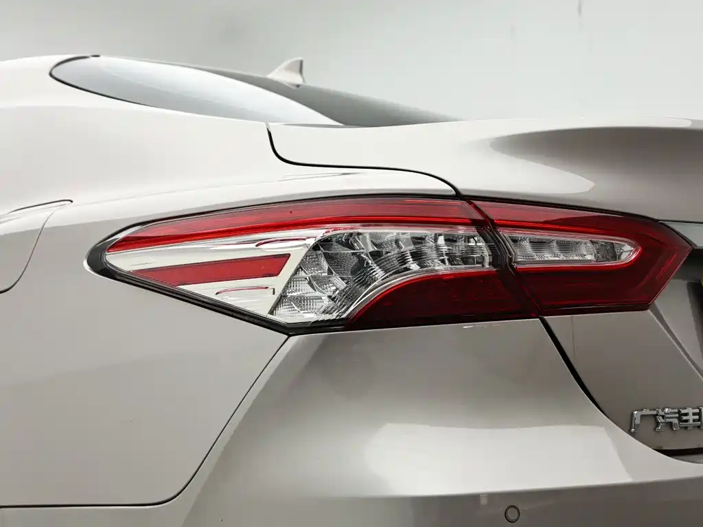 Toyota Camry — фото 7