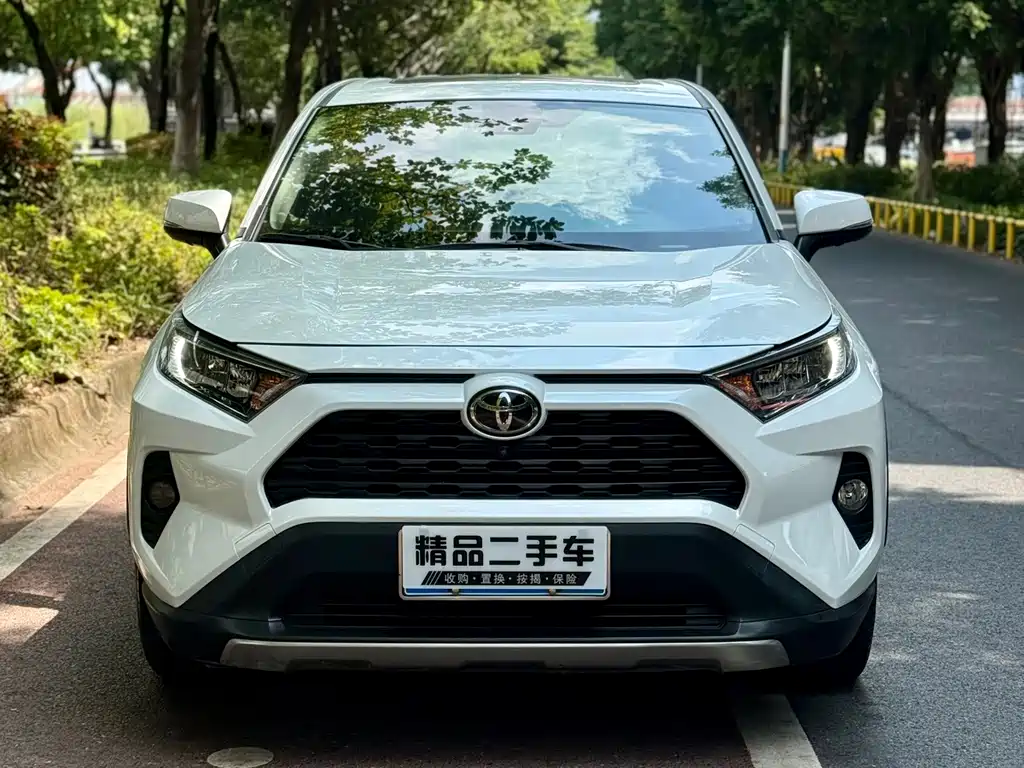 Toyota RAV4 — фото 2