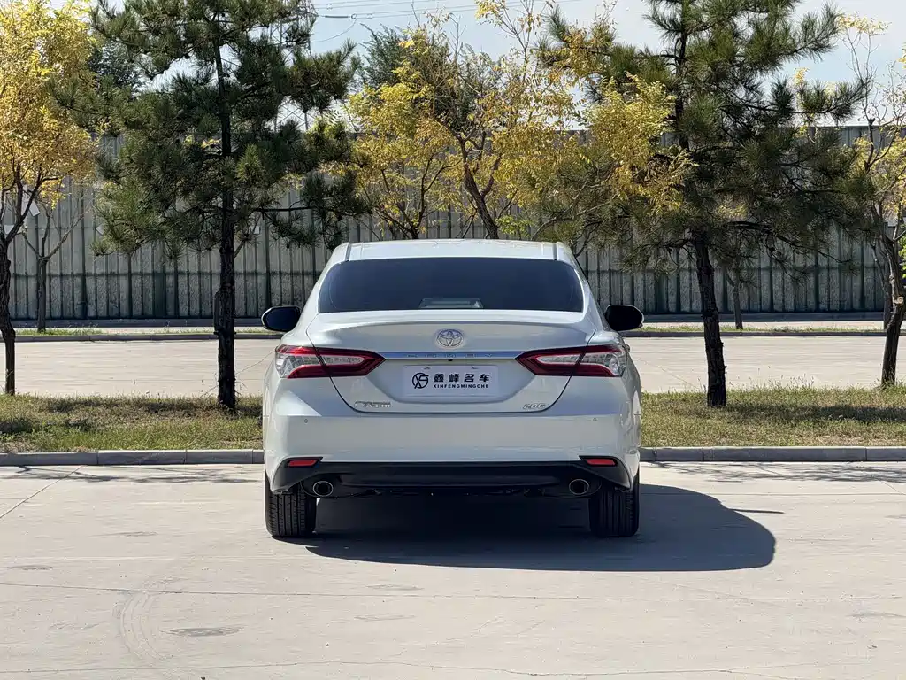 Toyota Camry — фото 22