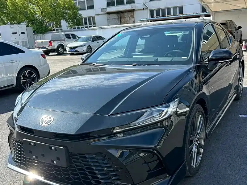 Toyota Camry — фото 5