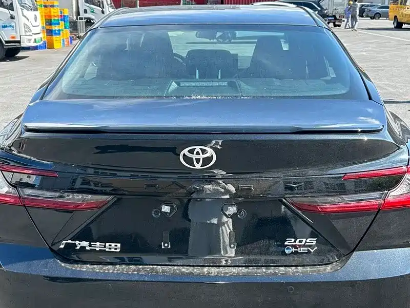 Toyota Camry — фото 7