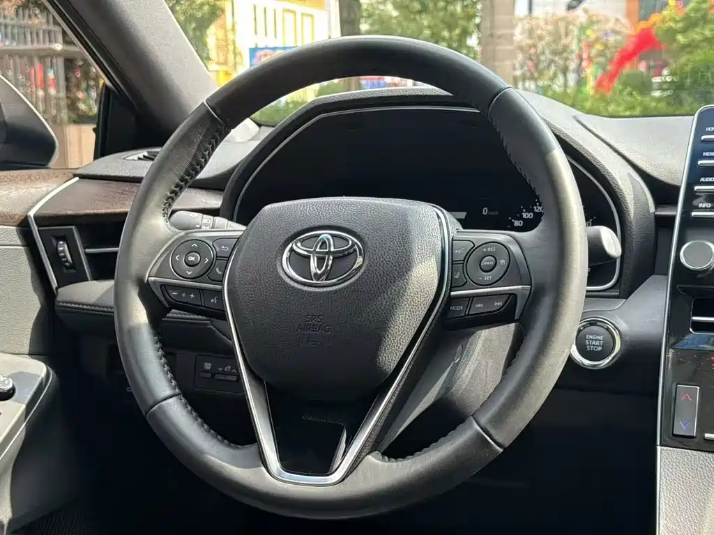 Toyota Avalon — фото 16