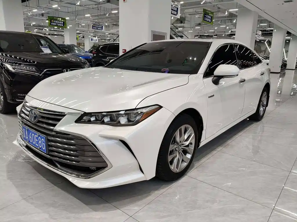 Toyota Avalon — фото 2