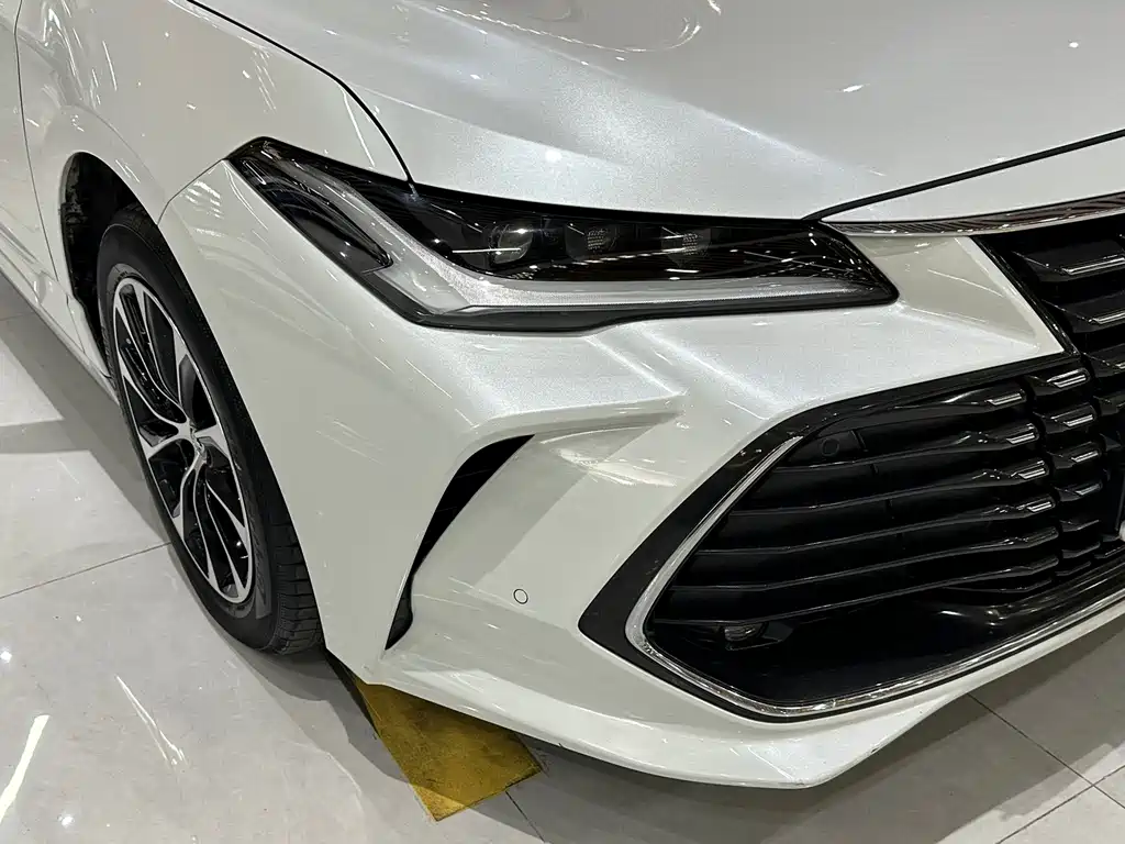 Toyota Avalon — фото 14
