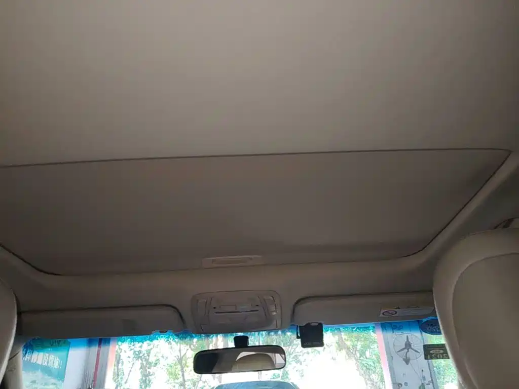 Toyota Crown — фото 18