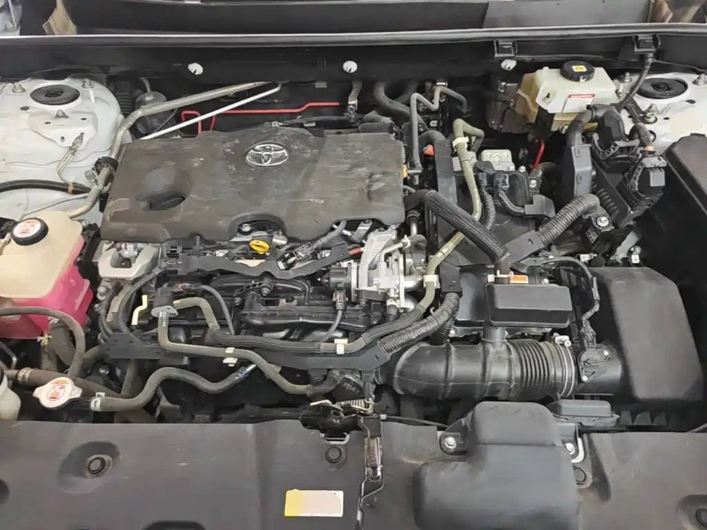 Toyota RAV4 — фото 20