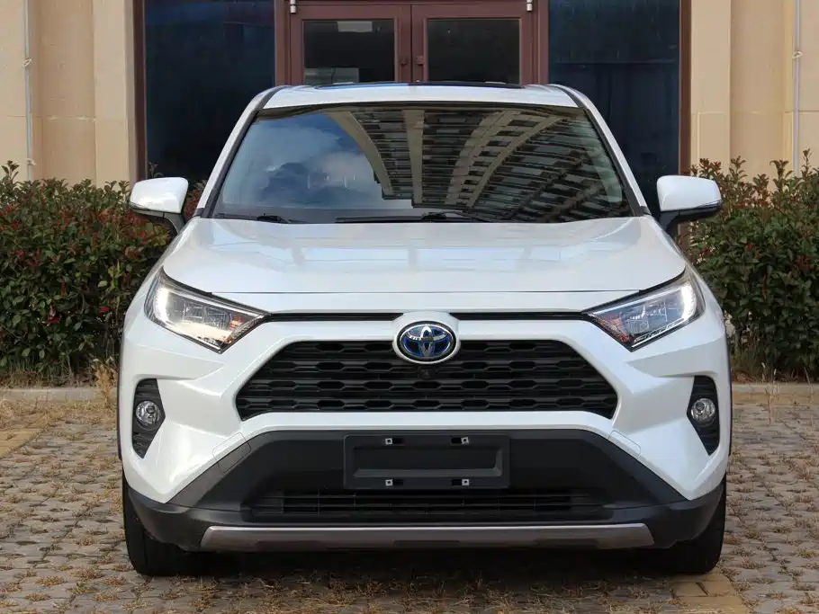 Toyota RAV4 — фото 3