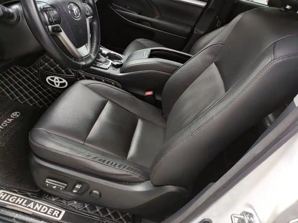 Toyota Highlander — фото 15