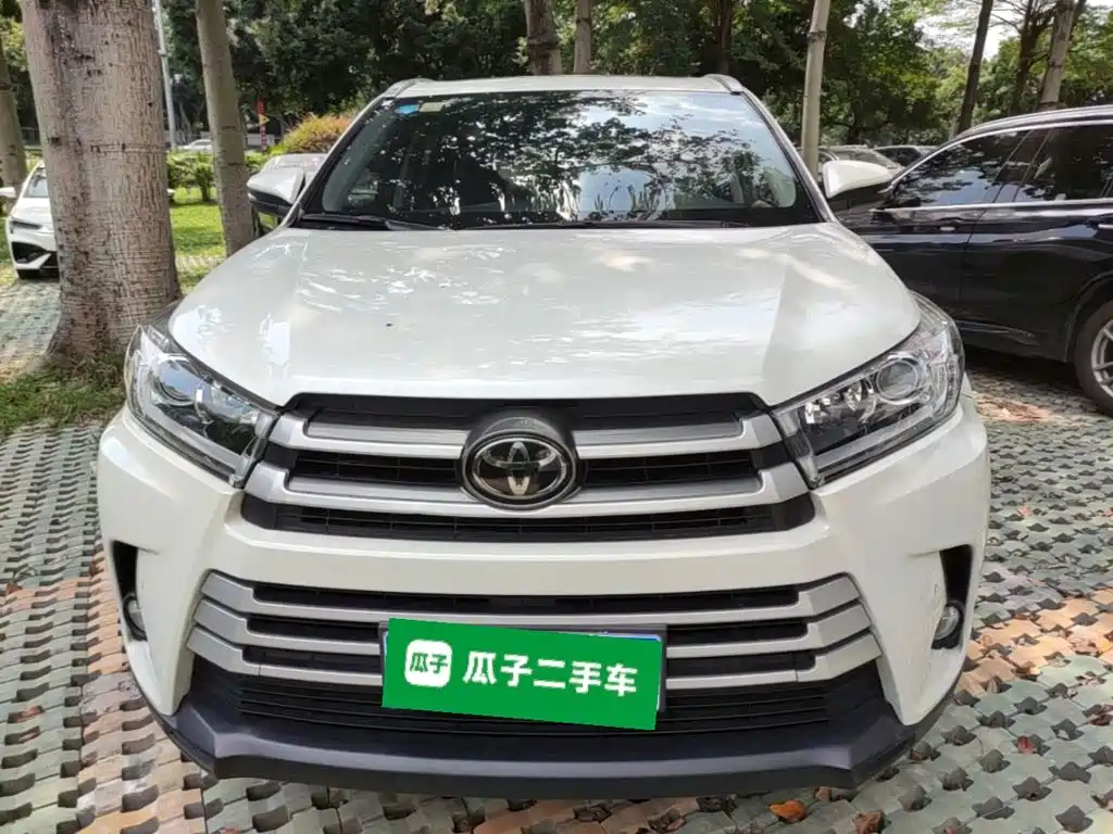 Toyota Highlander — фото 3