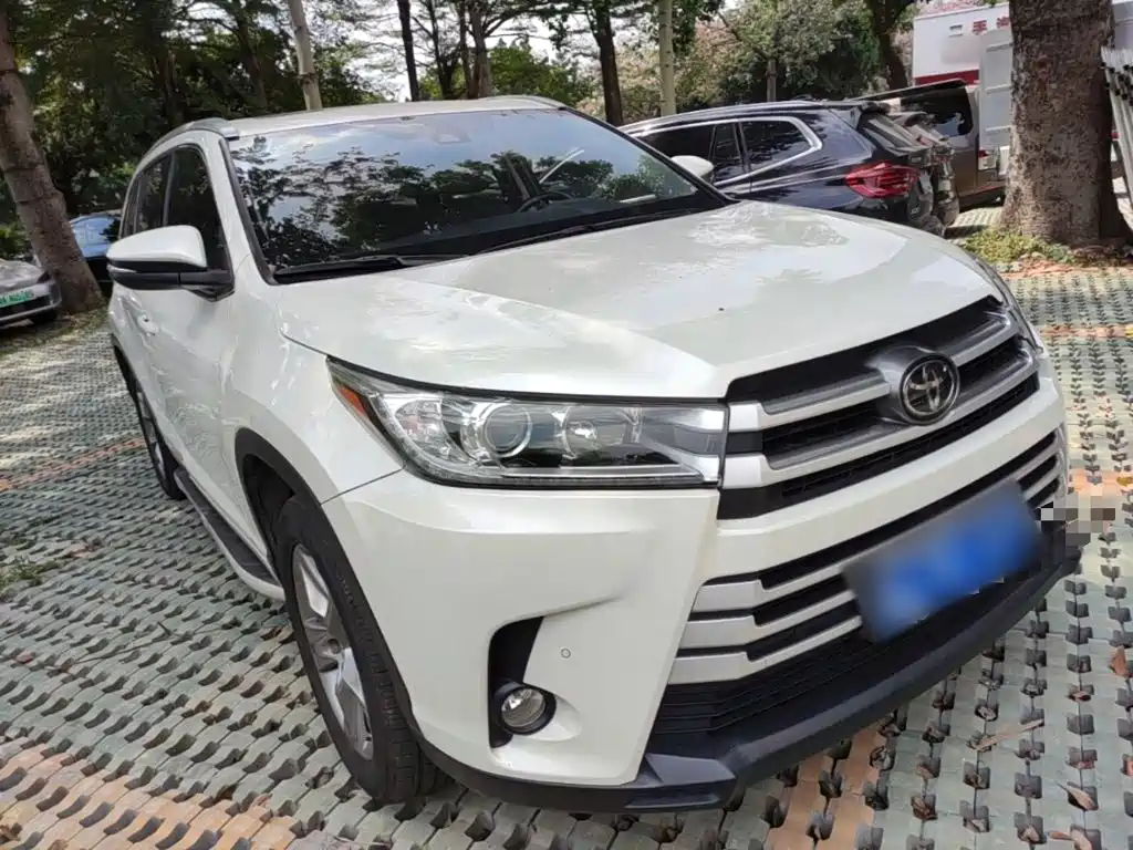 Toyota Highlander — фото 4