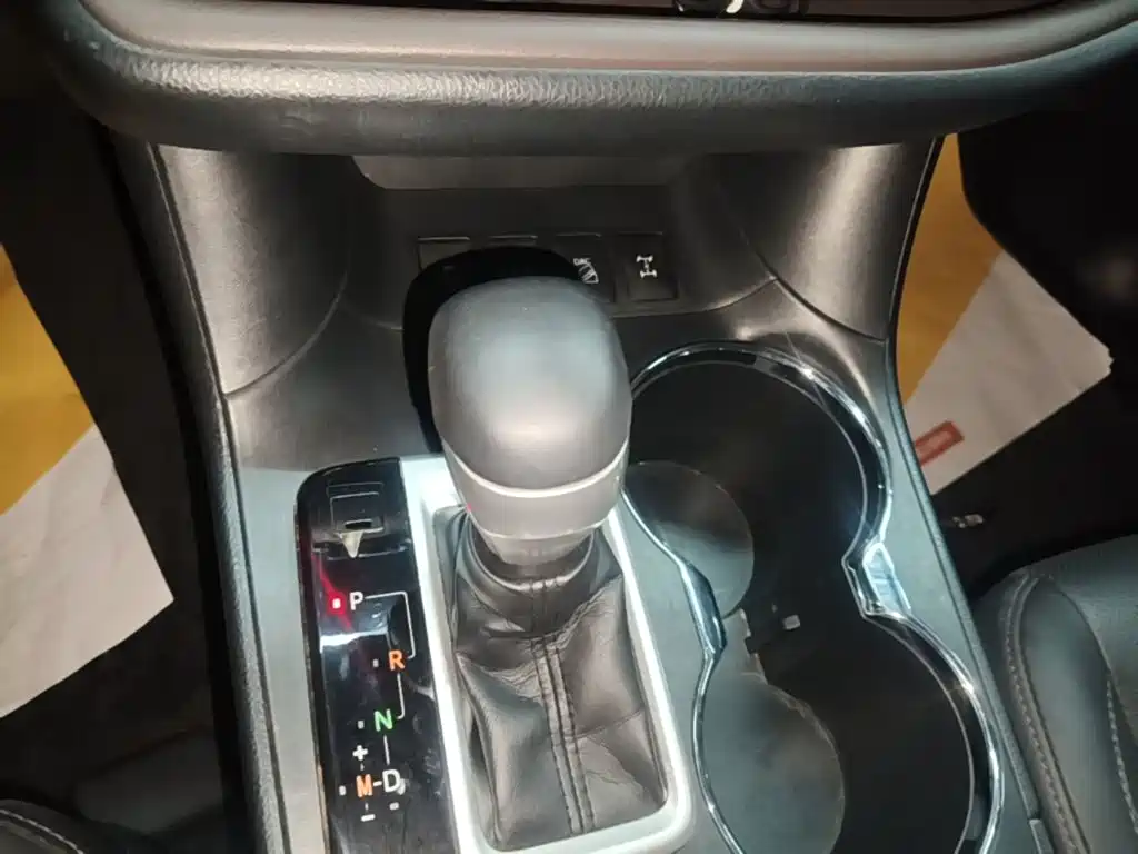 Toyota Highlander — фото 14