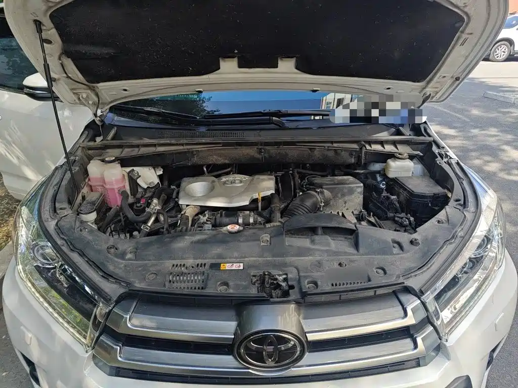 Toyota Highlander — фото 11