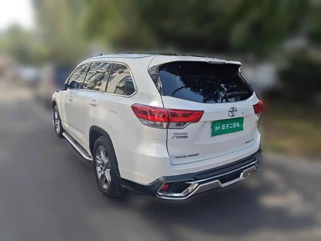 Toyota Highlander — фото 25