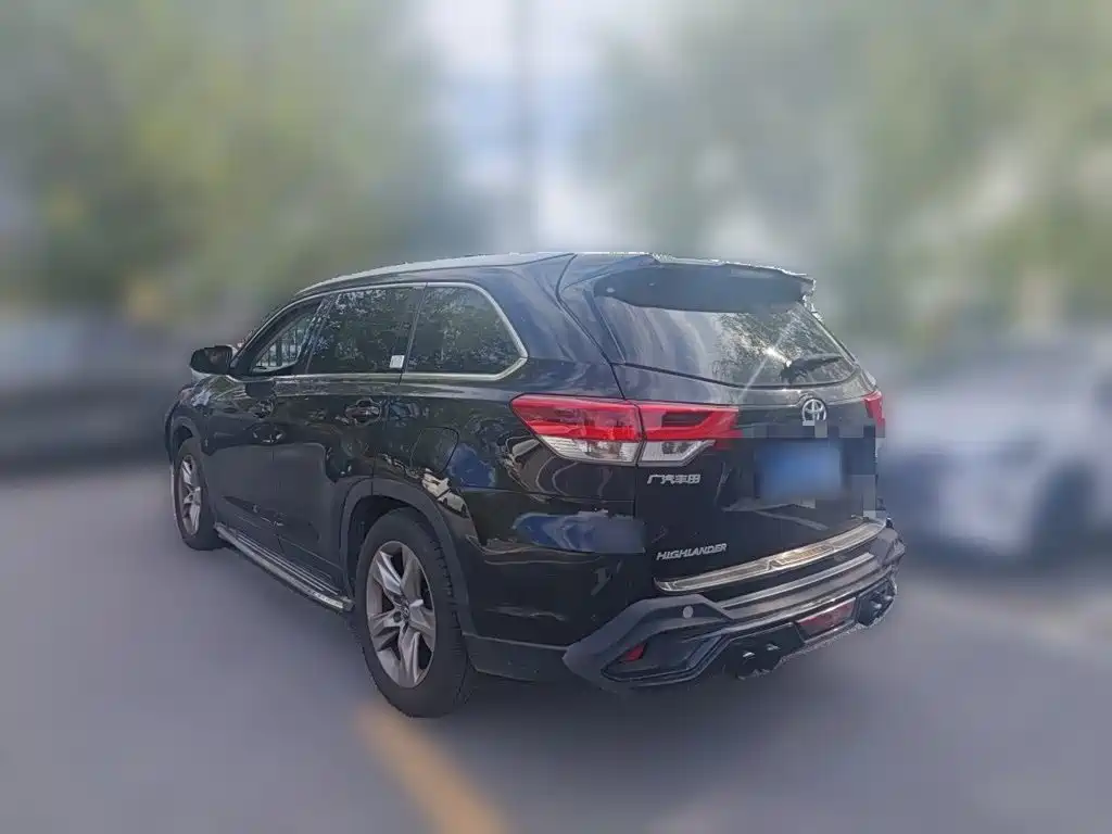 Toyota Highlander — фото 25