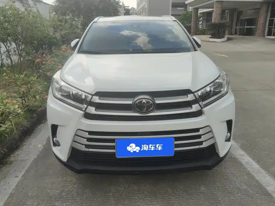 Toyota Highlander — фото 2