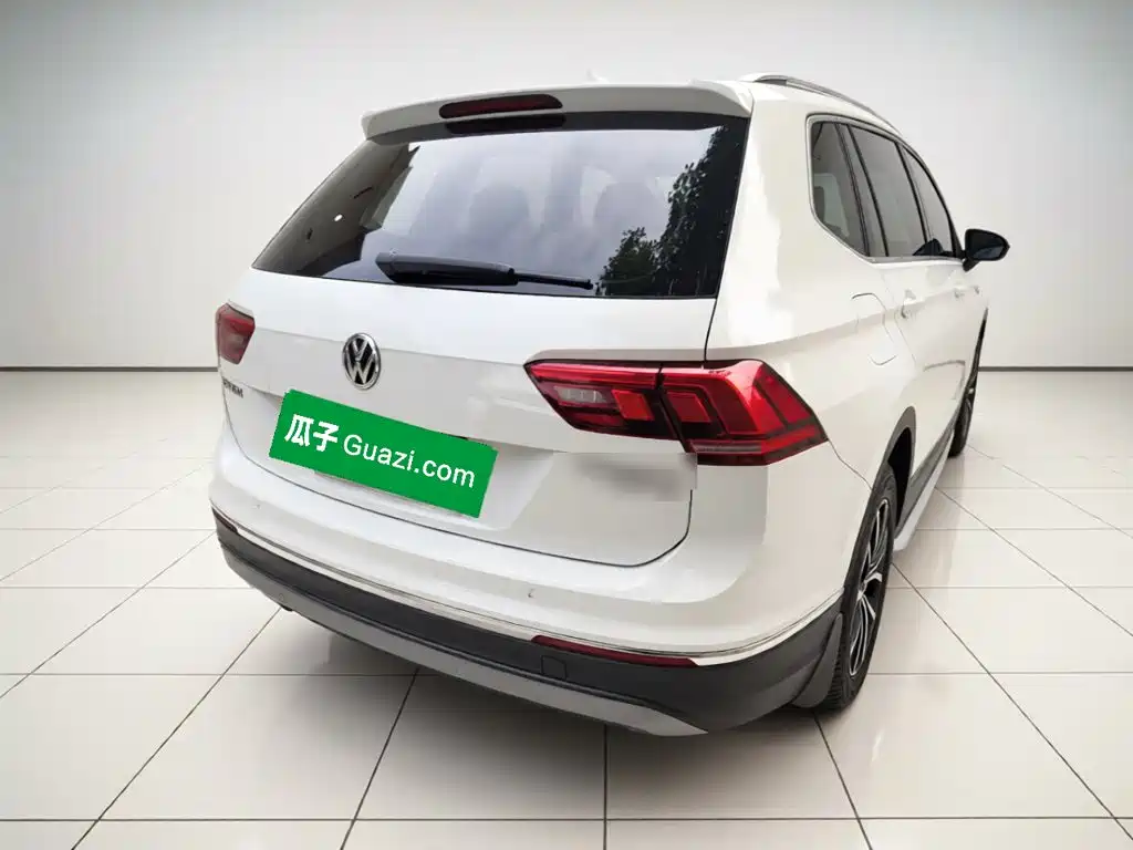 Volkswagen Tiguan L — фото 4