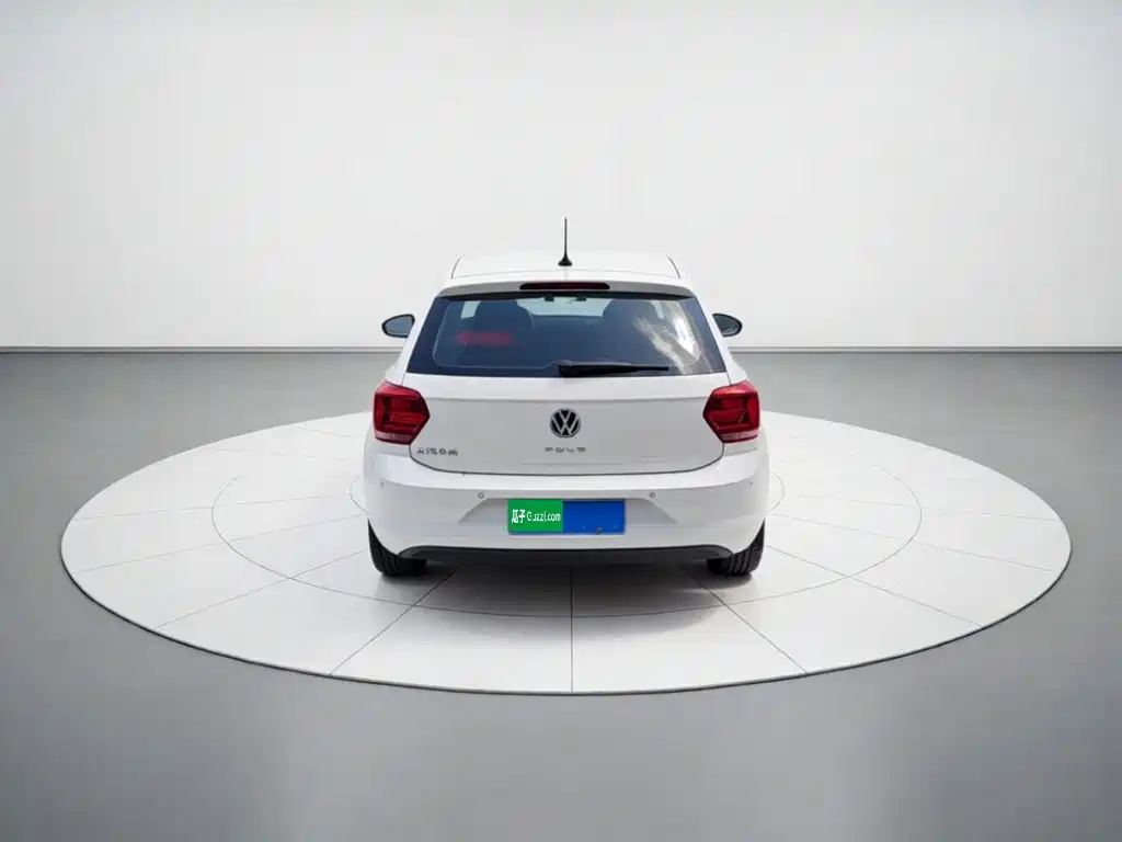 Volkswagen Polo — фото 5
