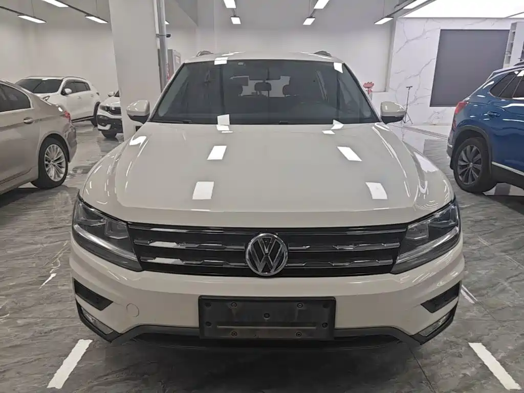 Volkswagen Tiguan L — фото 3