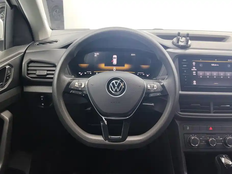 Volkswagen T-Cross — фото 15