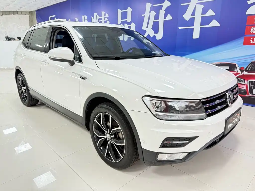 Volkswagen Tiguan L — фото 3